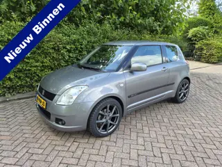 Suzuki Swift 1.5 Exclusive Nwe velgen en nwe banden!