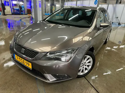 Seat Leon ST MET NIEUW DIST RIEM, NAVIGATIE, CRUISE CONT & AIRCO!