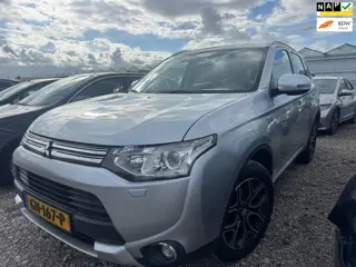 Mitsubishi Outlander | 2015 | 2.0 PHEV Executive Edition X-Line | Automaat | Export en Handel | APK
