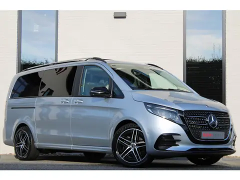 Mercedes-Benz V-Klasse 300d / AMG / DC / 4-Matic / Luchtvering / Pano / Elec Stoel / Burmester / Vol