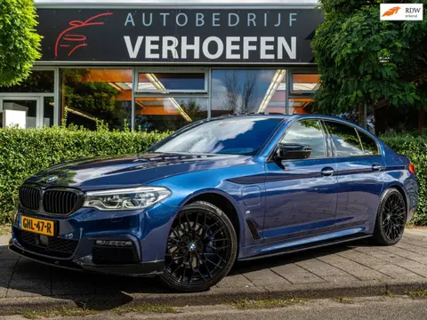 BMW 5-serie 530e iPerformance | M-SPORT | PANORAMA | HuD | 360 CAMERA | LASER | STOEL KOELING / VERW