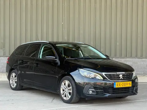 Peugeot 308 SW 1.2 PureTech Blue Lease Executive / Pano / line assist / NAP