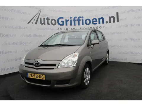 Toyota Corolla Verso 1.6 VVT-i Terra nette MPV met trekhaak met nieuwe APK bij aflevering