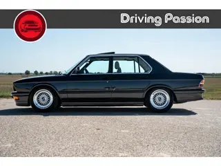 BMW 5-serie M 535i E28 | Naturbeige | Diamantschwarz Metallic