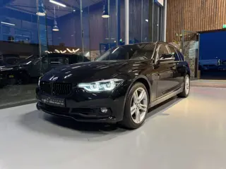BMW 3 Serie Touring 318i High Exe aut. 18" stoelverw. elektr. achterklep