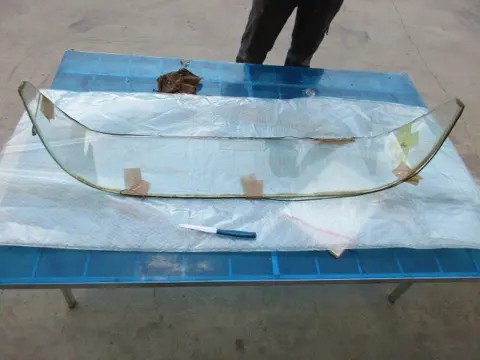 Rear window Ferrari Mondial