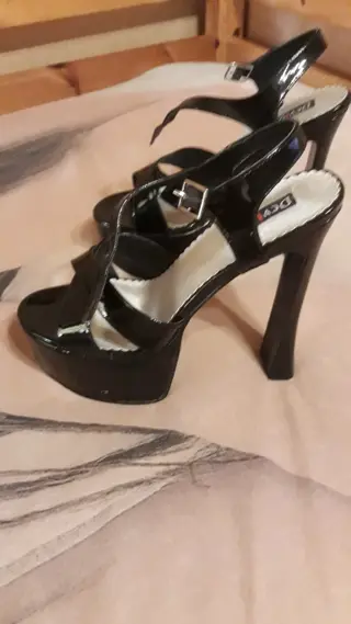 mooie sandalen met hoge hakken maat 43