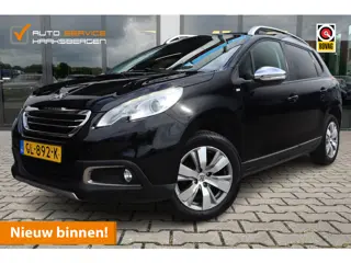 Peugeot 2008 1.2 PureTech Style | Pano | Navi | Lichtmetaal |