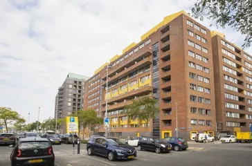 Woning aan de Cor Kieboomplein te Rotterdam