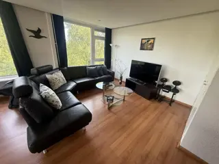 Woning aan de Nijenburg te Amsterdam