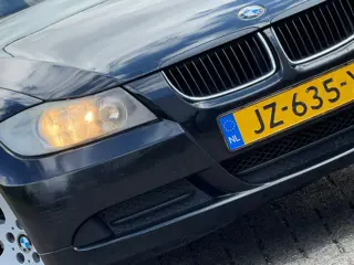 BMW 3-serie Touring 318i- Schwarz - Sportief/Ruim - Cruise/Clima - Keurig