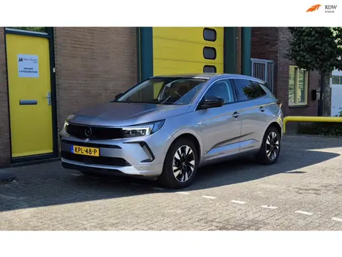 Opel GRANDLAND 1.6 Turbo Plug-In Hybrid Business Elegance, Accu 100%! Carplay! Mooie/Nette Auto!