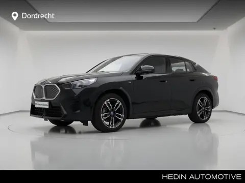 BMW iX2 eDrive20 67kWh | M-Sport | SOH 98,8% |19" | Voorbereiding Driving Assistant Plus | Camera | 