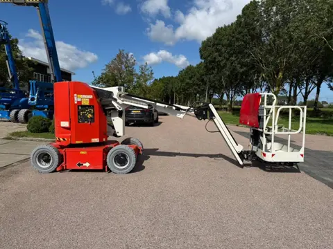 JLG E300AJP (bj 2015)