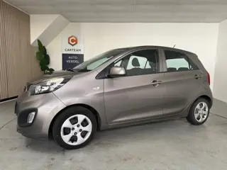 Kia Picanto 1.0 CVVT ISG Comfort Pack GEEN APK motor rookt, Schade rechts