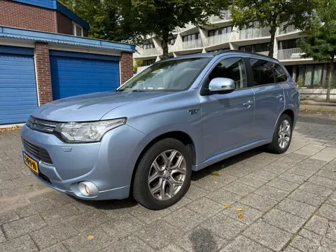 Mitsubishi Outlander 2.0 PHEV Instyle+ Leder Panorama Adaptive