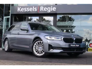 BMW 5 Serie Touring 530e | Pano | Dri.Ass.Pro | Laser | HuD | Keyless | El.Stoelen | Camera | Leer |