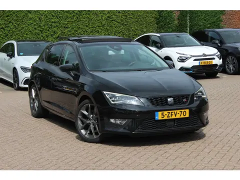 SEAT Leon 1.8 TSI FR Dynamic / NL Auto! / 1e Eign. / Panoramadak / Navigatie / Parkeerhulp V+A / Led