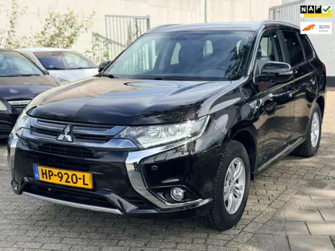 Mitsubishi Outlander 2.0 PHEV Executive Edition Bj:2015 Camera Navi Parksensor NAP