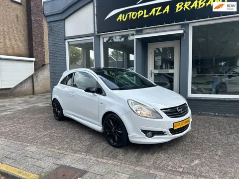 Opel Corsa 1.4-16V LIMITED EDITION/ AIRCO/ HALF LEER/ 17 INCH
