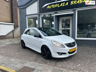 Opel Corsa 1.4-16V LIMITED EDITION/ AIRCO/ HALF LEER/ 17 INCH