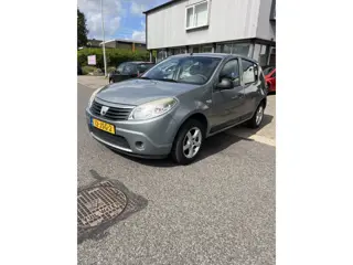 Dacia Sandero 1.2 Ambiance 5 Deurs,Airco. Apk 04-10-2026 (evt nieuwe Apk is mogelijk tegen meerprijs
