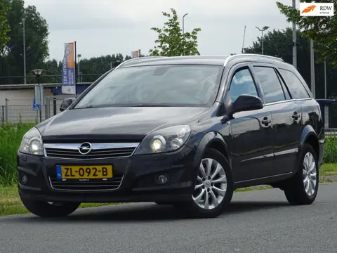 Opel Astra Wagon 1.8 Cosmo AUTOMAAT LEER/XENON/AC/CRUISE/PDC
