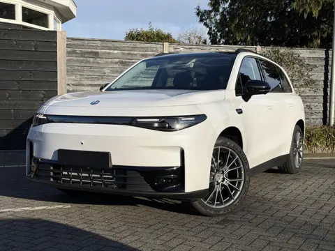 Leapmotor C10 Design REEV 28.4 kWh 215PK Automaat Navigatie, Camera 360, Lichtmetalen velgen, Elektr