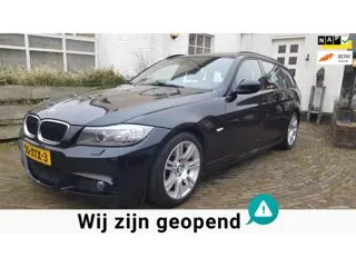 BMW 3-serie Touring 318i M Sport Edition Automaat / Dubbel Elektrisch Panoramadak / Ledereninterieur