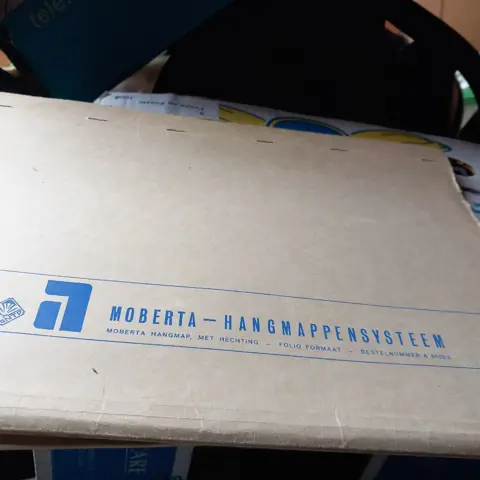 Hangmappen, nieuwe en gebruikte - 67 stuks ,