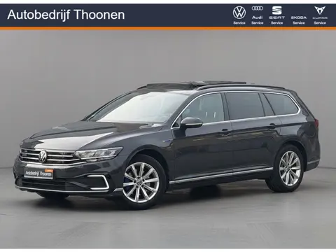 Volkswagen Passat Variant 1.4 TSI PHEV GTE | Camera | Pano | Stoelverwarming