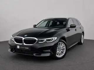 BMW 3-serie Touring 330e xDrive | Laser | Trekhaak | Head Up | 360 | Sfeerverlichting | Dodehoek | 1