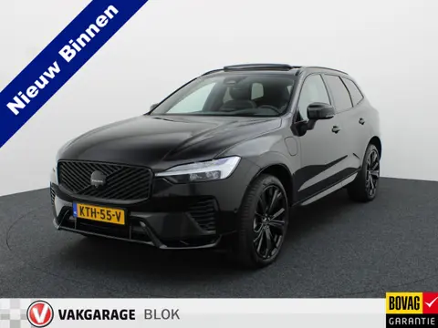 Volvo XC60 2.0 T6 Plug-in hybrid AWD Plus Dark | Trekhaak | Panodak | Dode Hoek | 360 Camera | Harma