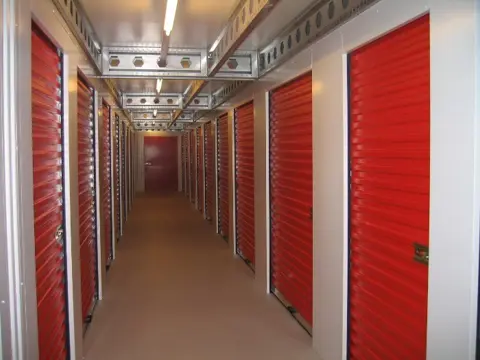 Self-storage rolpoorten/ roldeuren