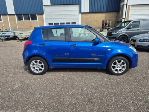 Suzuki Swift 1.3 GLS, 5 deurs/ boekjes aanwezig/trekhaak