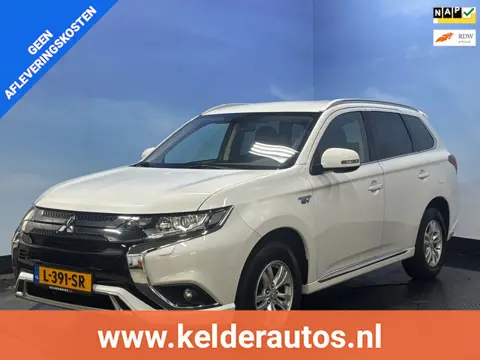 Mitsubishi Outlander 2.4 PHEV Pure Clima | Cruise | Camera | Trekhaak | Stoelverwarming