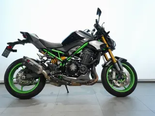 Kawasaki Z 900 SE PERFORMANCE (bj 2025)