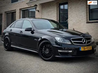 Mercedes-Benz C-klasse AMG C63 6.2 V8 FACE LIFT|FULL OPTIONS