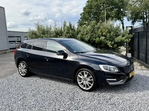 Volvo V60 1.6 D2 Summum (bj 2013)