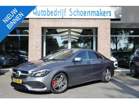 Mercedes-Benz CLA-klasse 200 ZWARTE-STERRENHEMEL STOELVERW. STUURFLIPPERS SFEERVERL. LEER/ALCANTARA 
