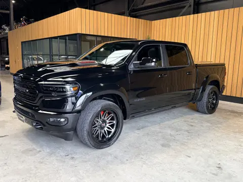 Dodge Ram 1500 5.7 V8 4x4 Crew Cab Limited Night. 22 inch. HUD. Luchtvering. Alle opties.