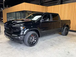 Dodge Ram 1500 5.7 V8 4x4 Crew Cab Limited Night. 22 inch. HUD. Luchtvering. Alle opties.