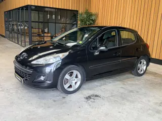 Peugeot 207 1.6 VTi XS Climatronic. Nette auto. Compleet dealer onderhouden.