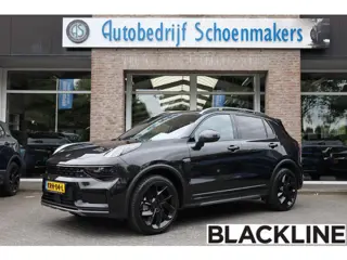Lynk & Co 01 1.5 MY23! BLACKLINE! ZWARTE-HEMEL ROLHOES MY23 360-CAMERA PANO/SCHUIF INFINITY DAB NAVI