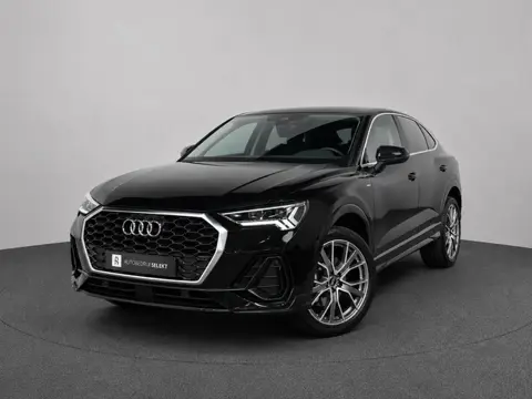 Audi Q3 Sportback 45 TFSI e S-line | 20 inch | LED | Carplay | Dodehoek | Alcantara | Virtual | Stoe