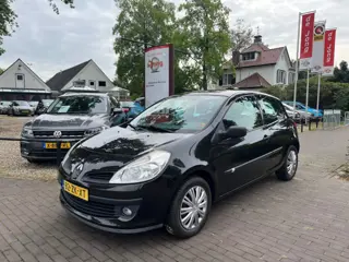 RENAULT CLIO 1.2-16V SPECIAL LINE 3-DEURS / AIRCO / ELEK. RAMEN / RADIO-CD / METALLIC / **APK 27-08-2027**