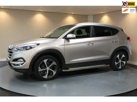 Hyundai Tucson 1.6 GDi Premium *Dealer OH* Stoel/Stuurverw.|Camera|Cruise|Navi|19'' Velgen|BT|PDC|Si