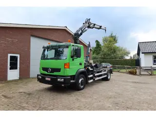 Nissan Atleon TK15025R / Haaksysteem / Kraan MKG HLK 96 A2 / Handgeschakeld / Bladgeveerd