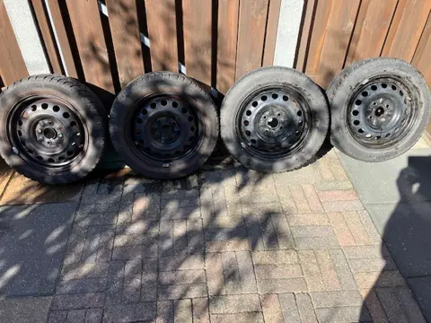 155/65/14 stalen velgen met banden Aygo 4X100