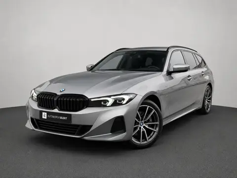 BMW 3-serie Touring 320e | Trekhaak | SOH 95% | Carplay | Camera | Skyscraper grau | Sfeerverlichtin